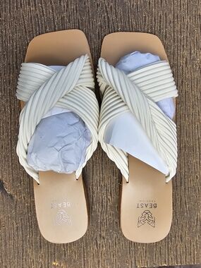 BEAST Fashion Women's Cream Slide Sandals